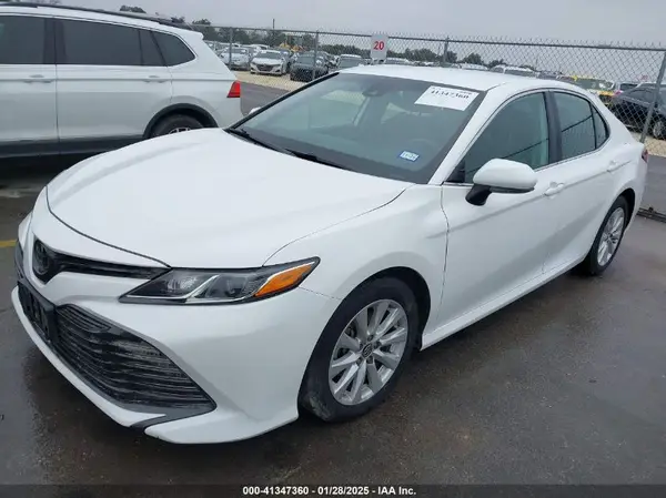 4T1B11HKXKU683382 2019 TOYOTA CAMRY - Image 2