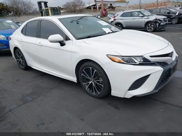 4T1B11HKXKU692065 2019 TOYOTA CAMRY - Image 1