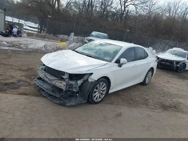 4T1B11HKXKU694267 2019 TOYOTA CAMRY - Image 2