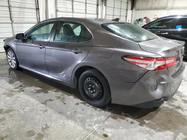 4T1B11HKXKU695368 2019 TOYOTA CAMRY - Image 2