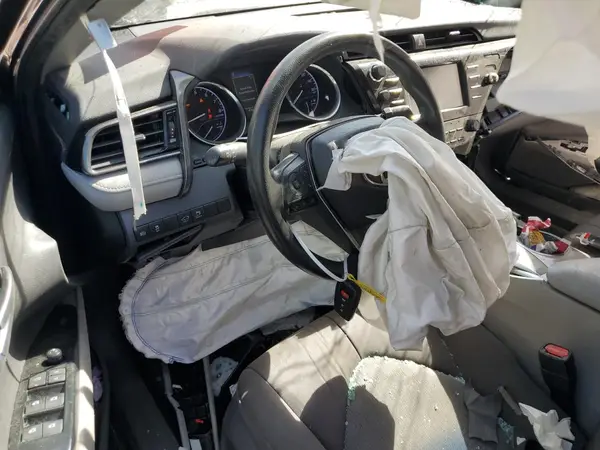 4T1B11HKXKU699811 2019 TOYOTA CAMRY - Image 8