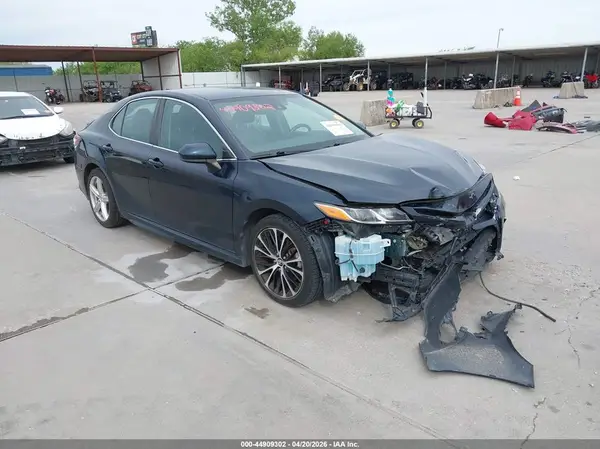 4T1B11HKXKU701587 2019 TOYOTA CAMRY - Image 1