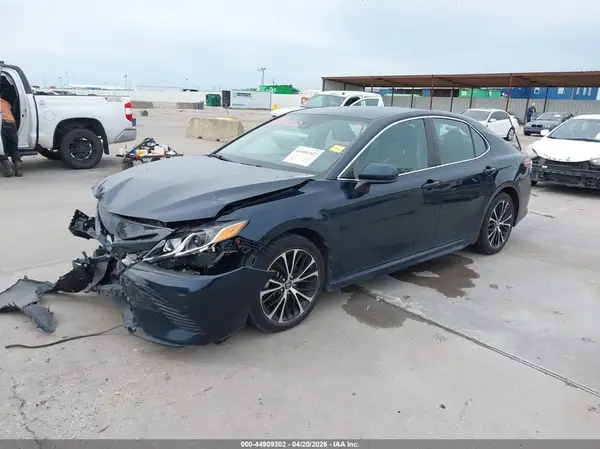 4T1B11HKXKU701587 2019 TOYOTA CAMRY - Image 2