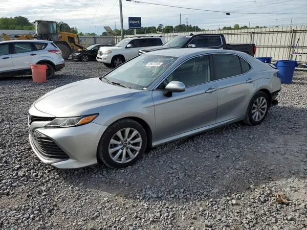 4T1B11HKXKU708037 2019 TOYOTA CAMRY - Image 1