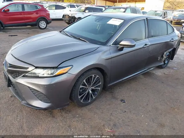4T1B11HKXKU708085 2019 TOYOTA CAMRY - Image 2