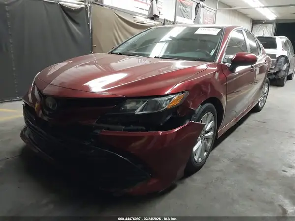 4T1B11HKXKU711049 2019 TOYOTA CAMRY - Image 2