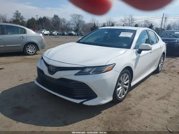 4T1B11HKXKU715974 2019 TOYOTA CAMRY - Image 2