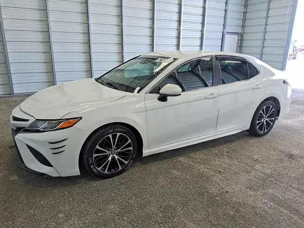 4T1B11HKXKU720172 2019 TOYOTA CAMRY - Image 1