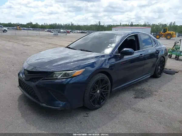 4T1B11HKXKU723766 2019 TOYOTA CAMRY - Image 2