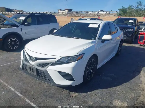 4T1B11HKXKU724853 2019 TOYOTA CAMRY - Image 2