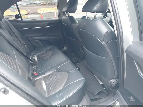 4T1B11HKXKU725548 2019 TOYOTA CAMRY - Image 8