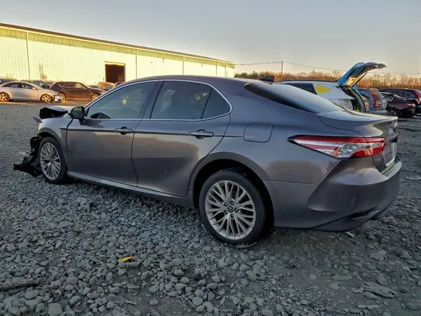 4T1B11HKXKU729678 2019 TOYOTA CAMRY - Image 2