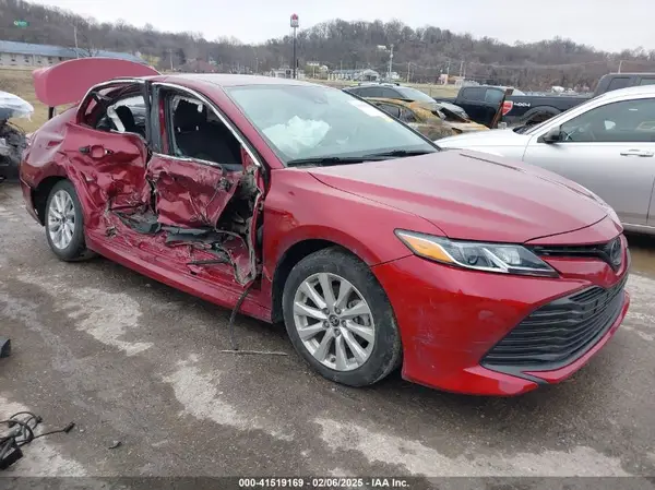 4T1B11HKXKU738509 2019 TOYOTA CAMRY - Image 1