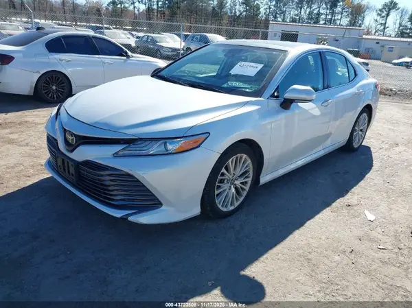 4T1B11HKXKU740356 2019 TOYOTA CAMRY - Image 2