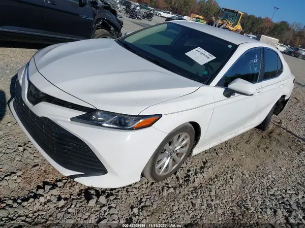 4T1B11HKXKU741636 2019 TOYOTA CAMRY - Image 2