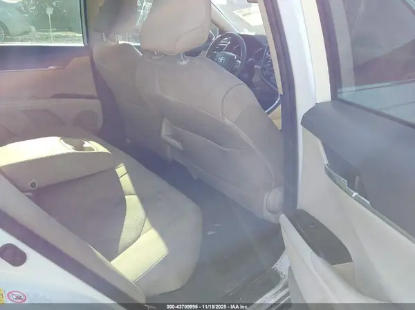 4T1B11HKXKU741636 2019 TOYOTA CAMRY - Image 8