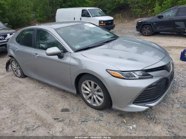 4T1B11HKXKU746948 2019 TOYOTA CAMRY - Image 1