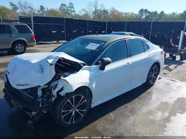4T1B11HKXKU747212 2019 TOYOTA CAMRY - Image 2