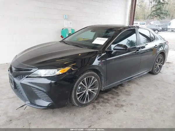 4T1B11HKXKU756752 2019 TOYOTA CAMRY - Image 2