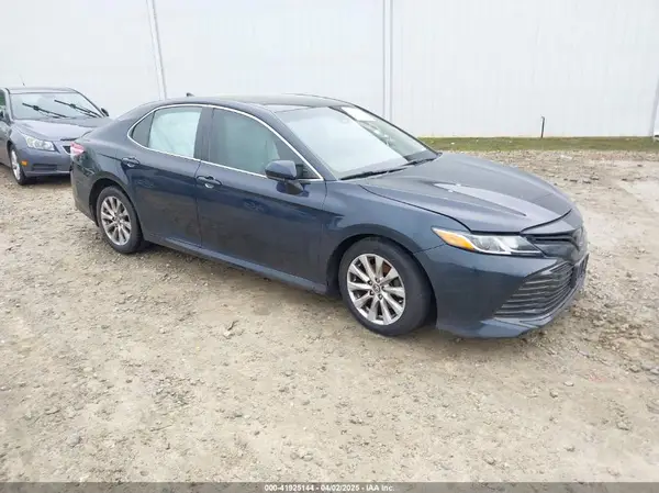 4T1B11HKXKU757092 2019 TOYOTA CAMRY - Image 1
