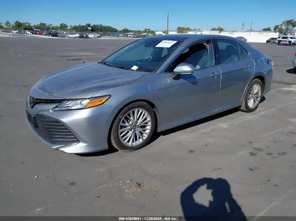 4T1B11HKXKU757142 2019 TOYOTA CAMRY - Image 2