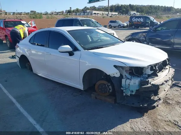 4T1B11HKXKU757187 2019 TOYOTA CAMRY - Image 1