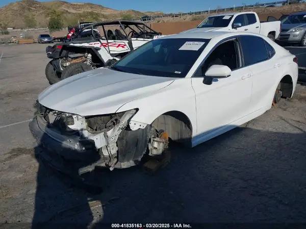 4T1B11HKXKU757187 2019 TOYOTA CAMRY - Image 2