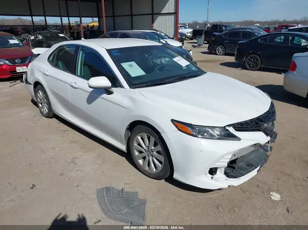 4T1B11HKXKU757576 2019 TOYOTA CAMRY - Image 1