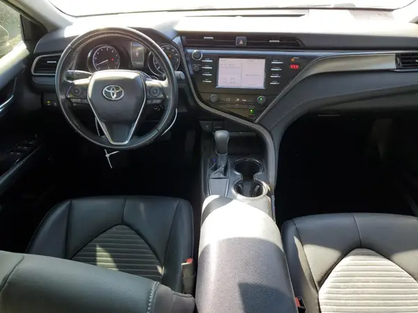 4T1B11HKXKU764057 2019 TOYOTA CAMRY - Image 8