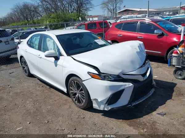 4T1B11HKXKU765354 2019 TOYOTA CAMRY - Image 1