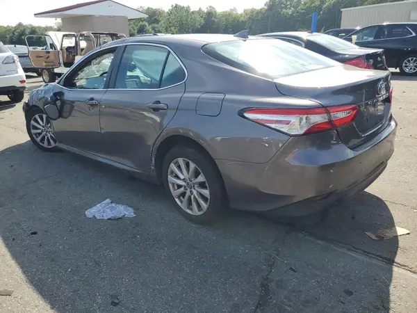 4T1B11HKXKU766679 2019 TOYOTA CAMRY - Image 2