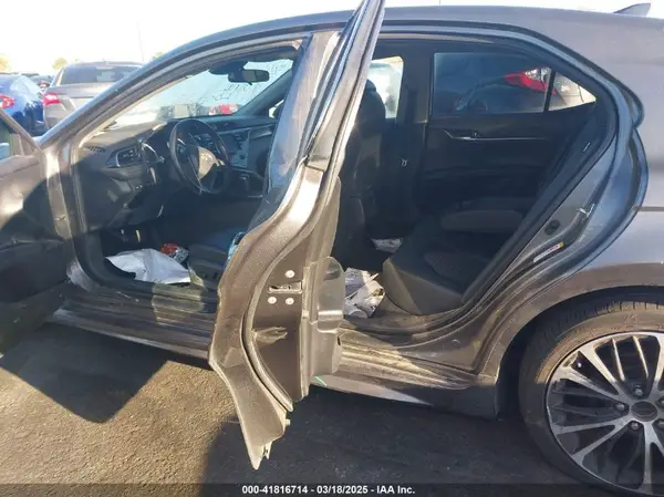 4T1B11HKXKU767735 2019 TOYOTA CAMRY - Image 8