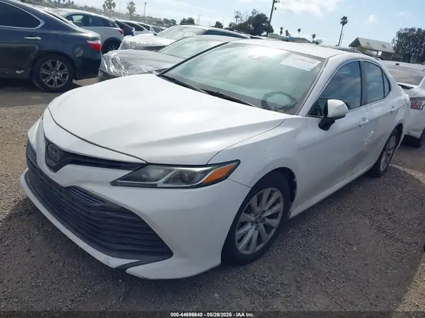 4T1B11HKXKU768013 2019 TOYOTA CAMRY - Image 2