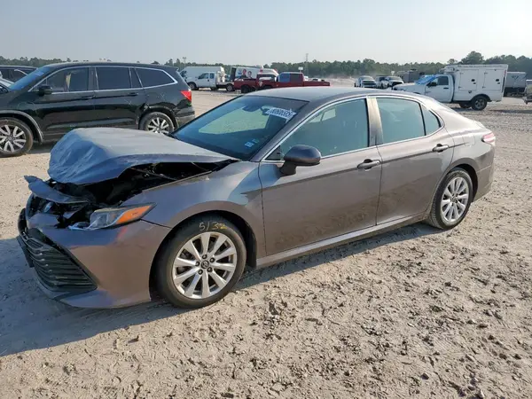 4T1B11HKXKU773003 2019 TOYOTA CAMRY - Image 1