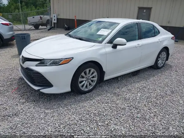 4T1B11HKXKU786639 2019 TOYOTA CAMRY - Image 2
