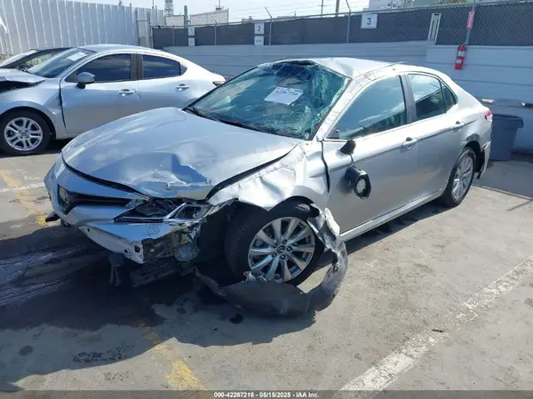 4T1B11HKXKU788648 2019 TOYOTA CAMRY - Image 2