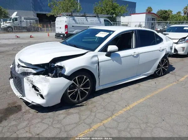 4T1B11HKXKU792702 2019 TOYOTA CAMRY - Image 2