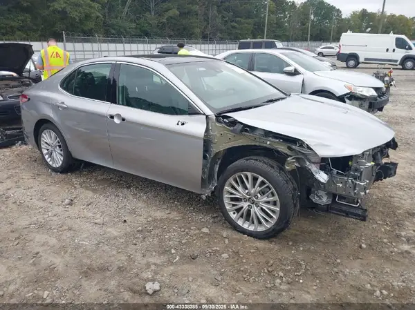 4T1B11HKXKU795812 2019 TOYOTA CAMRY - Image 1