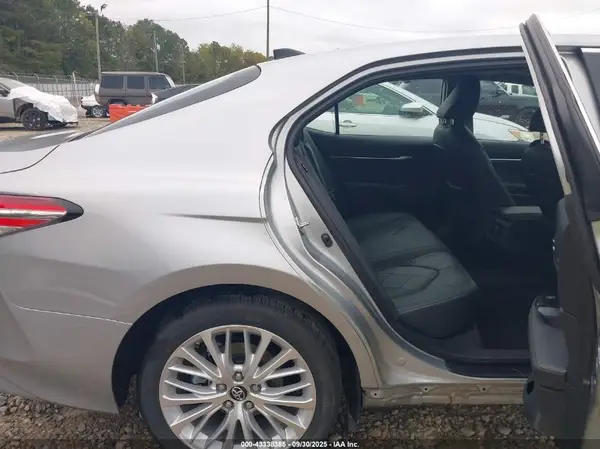 4T1B11HKXKU795812 2019 TOYOTA CAMRY - Image 8