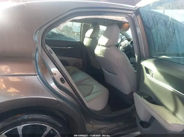 4T1B11HKXKU800829 2019 TOYOTA CAMRY - Image 8