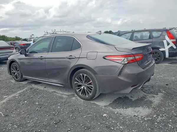 4T1B11HKXKU804668 2019 TOYOTA CAMRY - Image 2