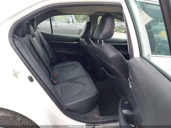 4T1B11HKXKU804671 2019 TOYOTA CAMRY - Image 8