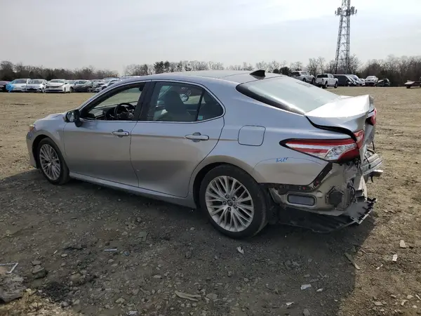 4T1B11HKXKU804685 2019 TOYOTA CAMRY - Image 2