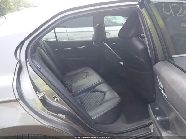 4T1B11HKXKU806100 2019 TOYOTA CAMRY - Image 8