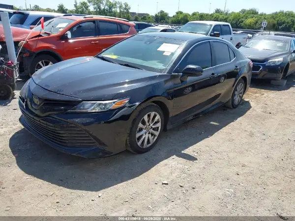 4T1B11HKXKU811460 2019 TOYOTA CAMRY - Image 2
