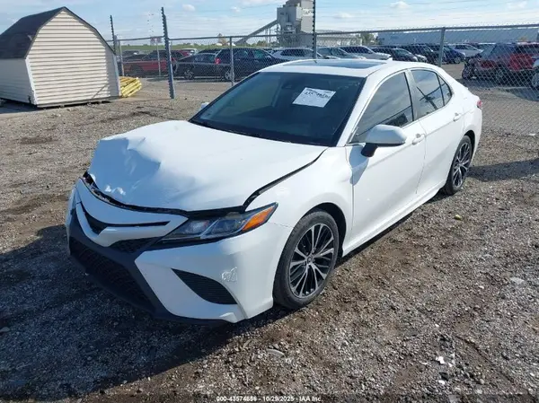 4T1B11HKXKU817646 2019 TOYOTA CAMRY - Image 2