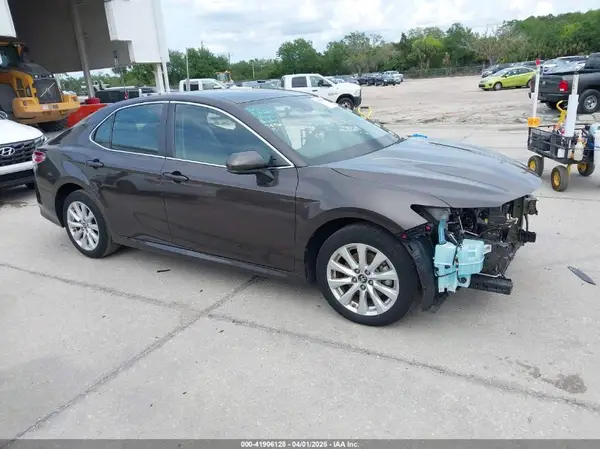 4T1B11HKXKU818442 2019 TOYOTA CAMRY - Image 1