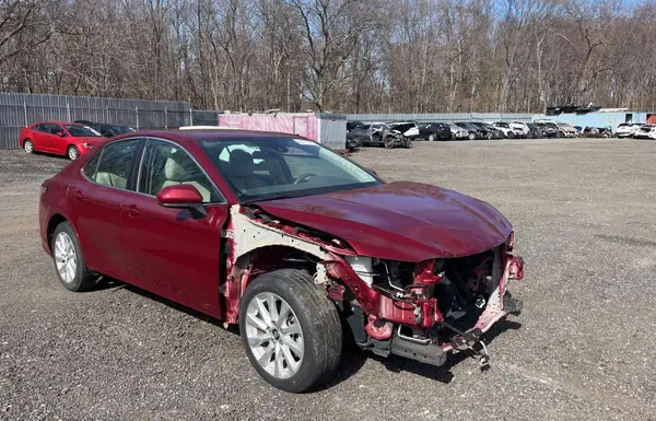 4T1B11HKXKU820031 2019 TOYOTA CAMRY - Image 1