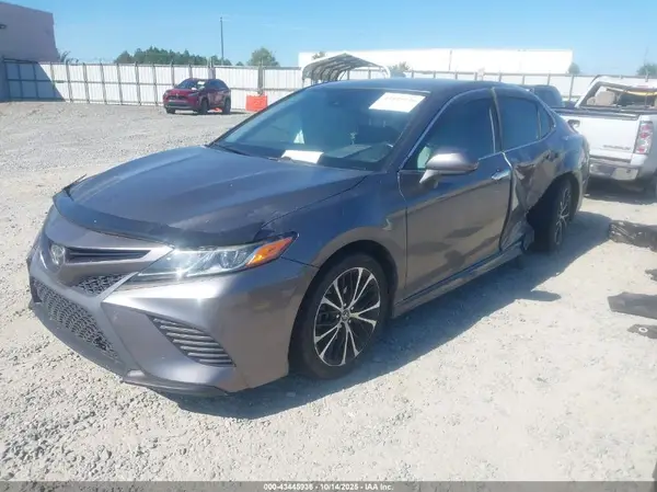 4T1B11HKXKU820398 2019 TOYOTA CAMRY - Image 2