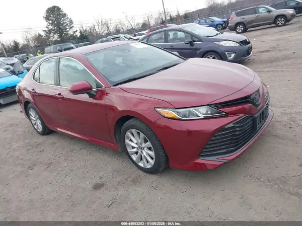 4T1B11HKXKU821258 2019 TOYOTA CAMRY - Image 1